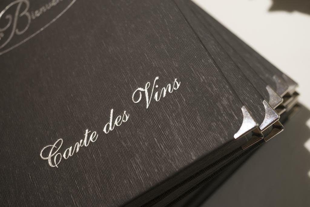 Doué-la-Fontaine Logis Auberge Bienvenue מראה חיצוני תמונה