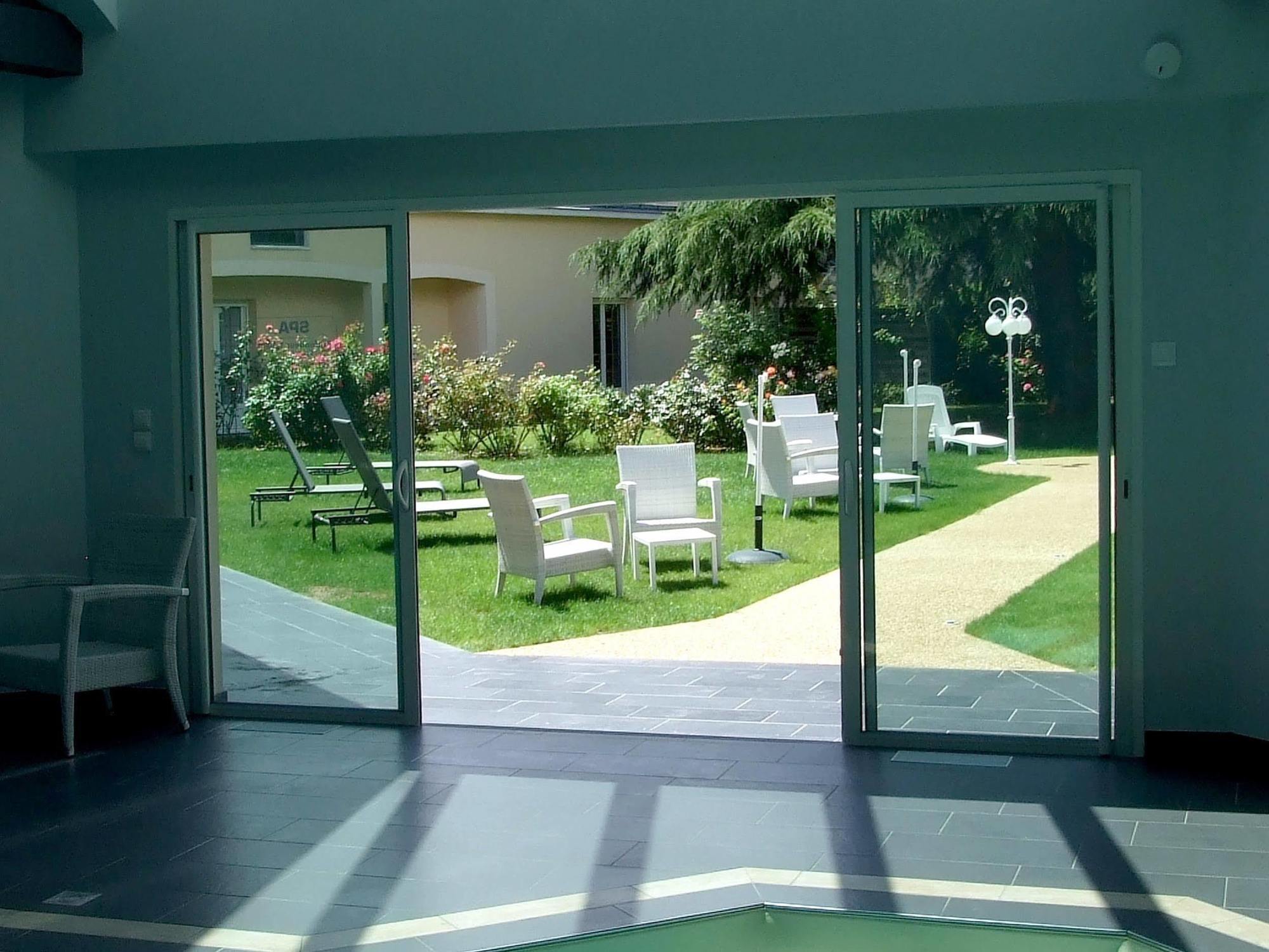 Doué-la-Fontaine Logis Auberge Bienvenue מראה חיצוני תמונה