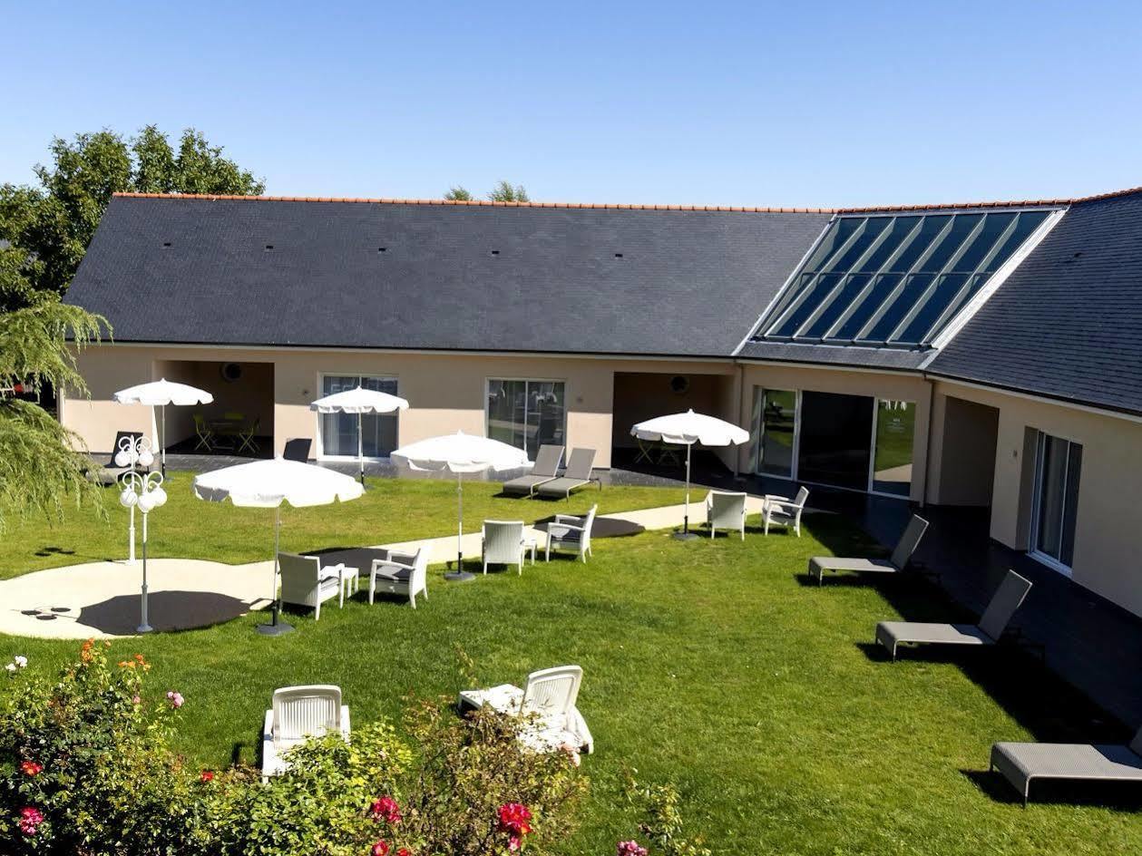 Doué-la-Fontaine Logis Auberge Bienvenue מראה חיצוני תמונה